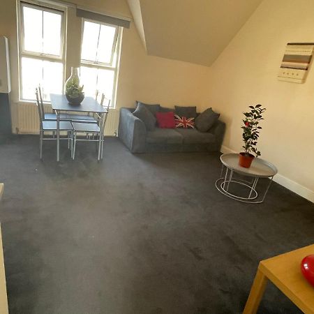 Vibrant & Cosy London Apartment Near Wembley Екстериор снимка